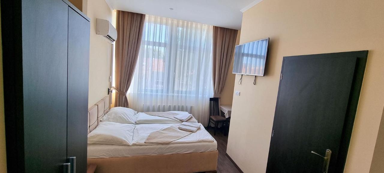 Elite Pension Štúrovo Екстериор снимка