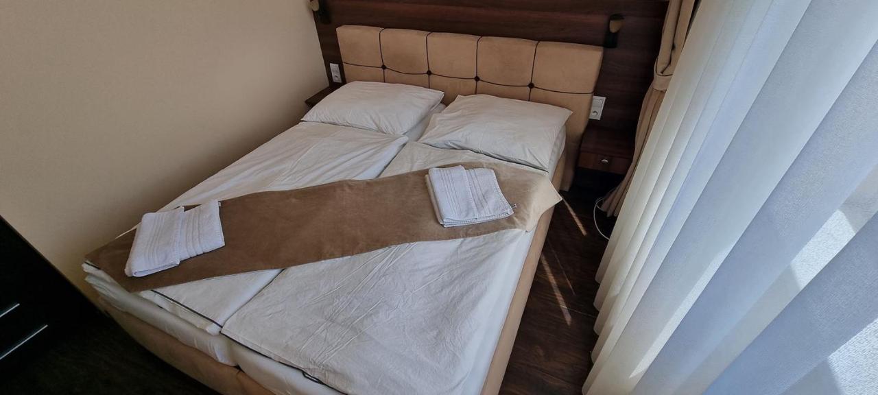 Elite Pension Štúrovo Екстериор снимка